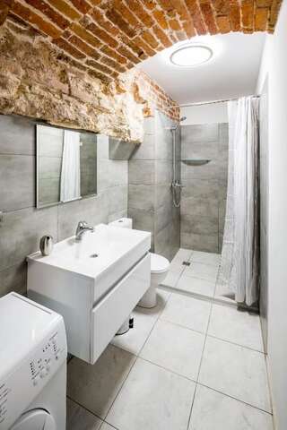 Апартаменты Stylish apartment - Rynok Square 44 Львов Апартаменты - 1-й этаж-24